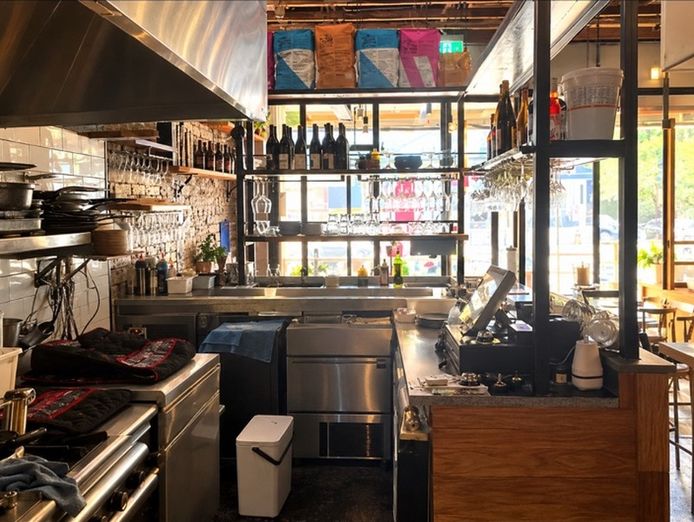 established-authentic-italian-pizzeria-lower-north-shore-6