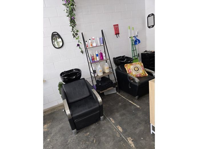 turnkey-hair-beauty-salon-for-sale-low-rent-long-term-lease-clearview-sa-3