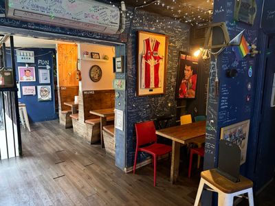american-dive-bar-themed-restaurant-prime-cbd-location-takings-15-000-p-w-4