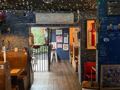 american-dive-bar-themed-restaurant-prime-cbd-location-takings-15-000-p-w-3