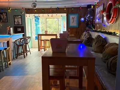 american-dive-bar-themed-restaurant-prime-cbd-location-takings-15-000-p-w-6
