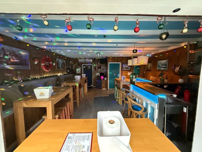 american-dive-bar-themed-restaurant-prime-cbd-location-takings-15-000-p-w-9