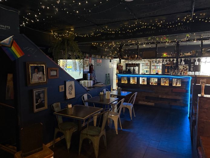 american-dive-bar-themed-restaurant-prime-cbd-location-takings-15-000-p-w-1