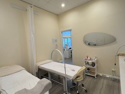 renovated-beauty-salon-fit-out-equipment-for-sale-burwood-4