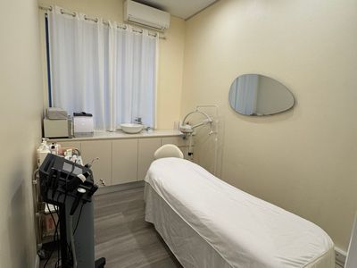 renovated-beauty-salon-fit-out-equipment-for-sale-burwood-2