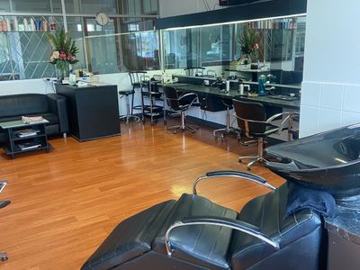 established-hair-salon-for-sale-at-macquarie-shops-2