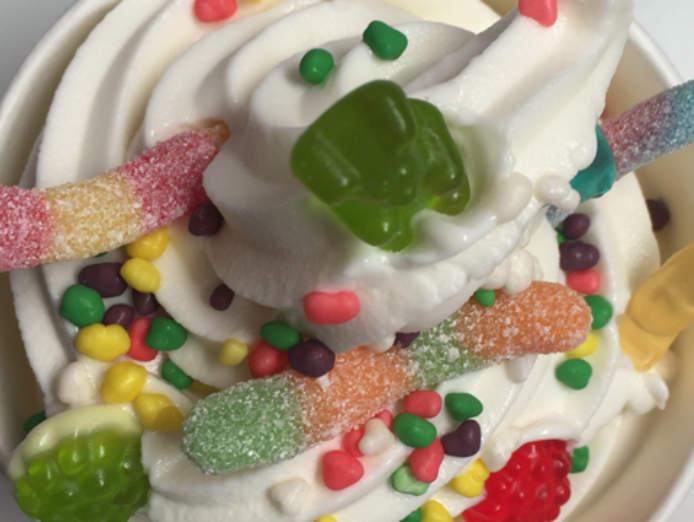 tutti-frutti-global-frozen-yogurt-bar-franchise-business-6