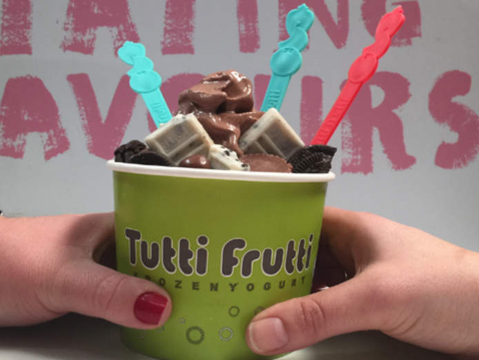 tutti-frutti-famous-frozen-yogurt-food-franchise-2