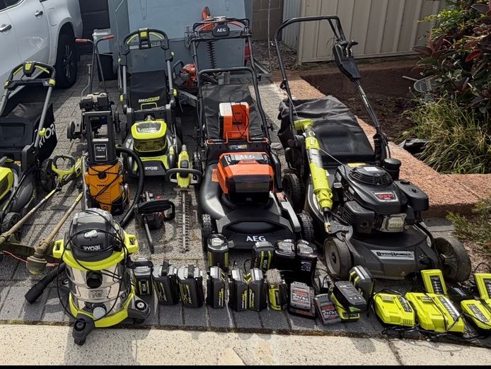 gardening-business-for-sale-luxury-ute-trailer-equipment-clients-included-2