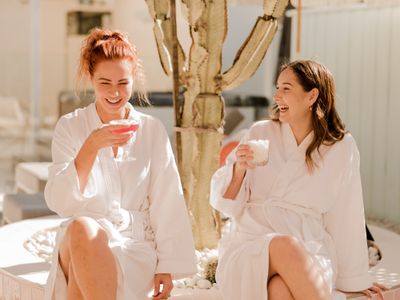 wellness-bathhouse-facilities-with-yoga-studio-beauty-treatment-rooms-0