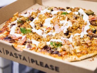 windsor-pizza-pasta-shop-fiat-500-included-2