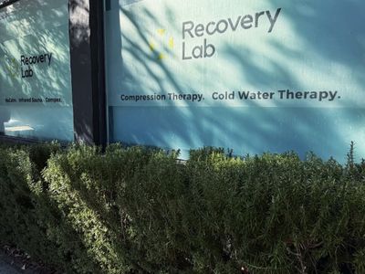 premium-recivery-and-wellness-studio-0