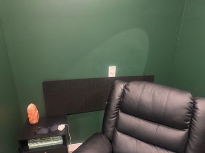 premium-recivery-and-wellness-studio-7