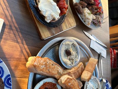 rare-opportunity-established-cafe-restaurant-for-sale-in-newtown-sydney-3