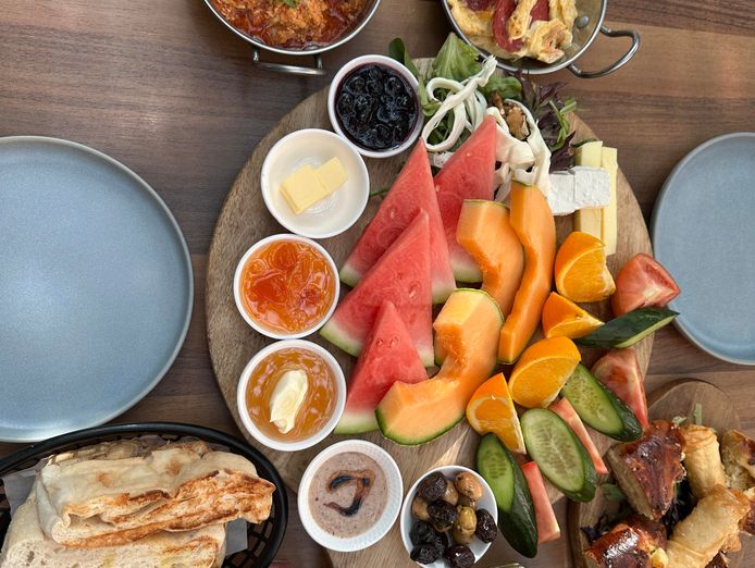 rare-opportunity-established-cafe-restaurant-for-sale-in-newtown-sydney-4